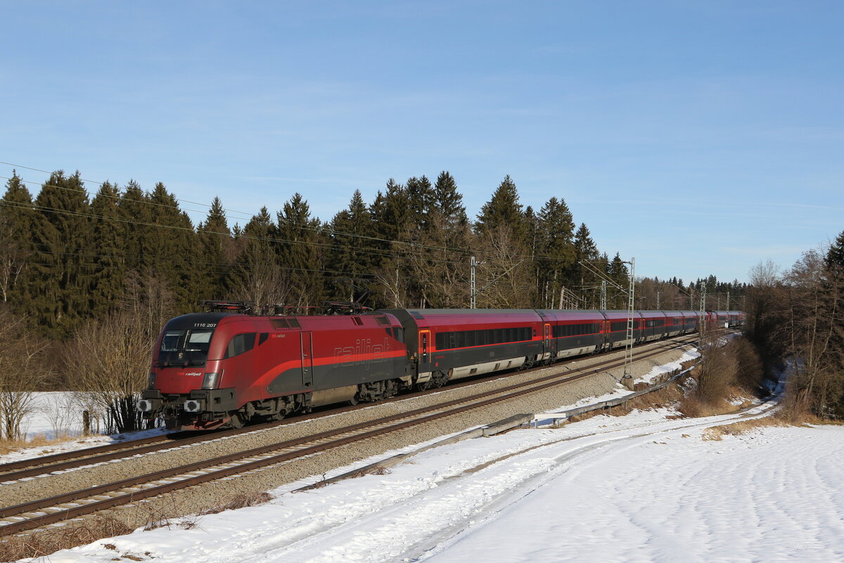 1116 207 aus Salzburg kommend am 22. Januar 2022 bei Grabensttt.