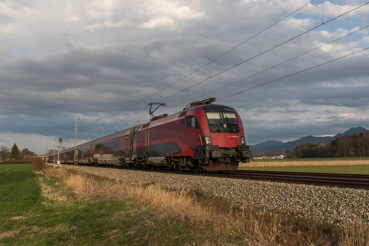 1116 214-8 aus Salzburg kommend am 30. Mrz 2016 bei bersee.