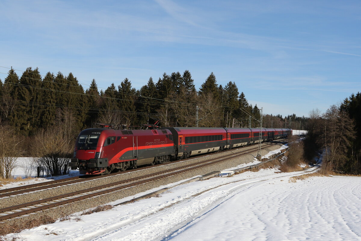 1116 215 aus Salzburg kommend am 27. Januar 2022 bei Grabensttt.