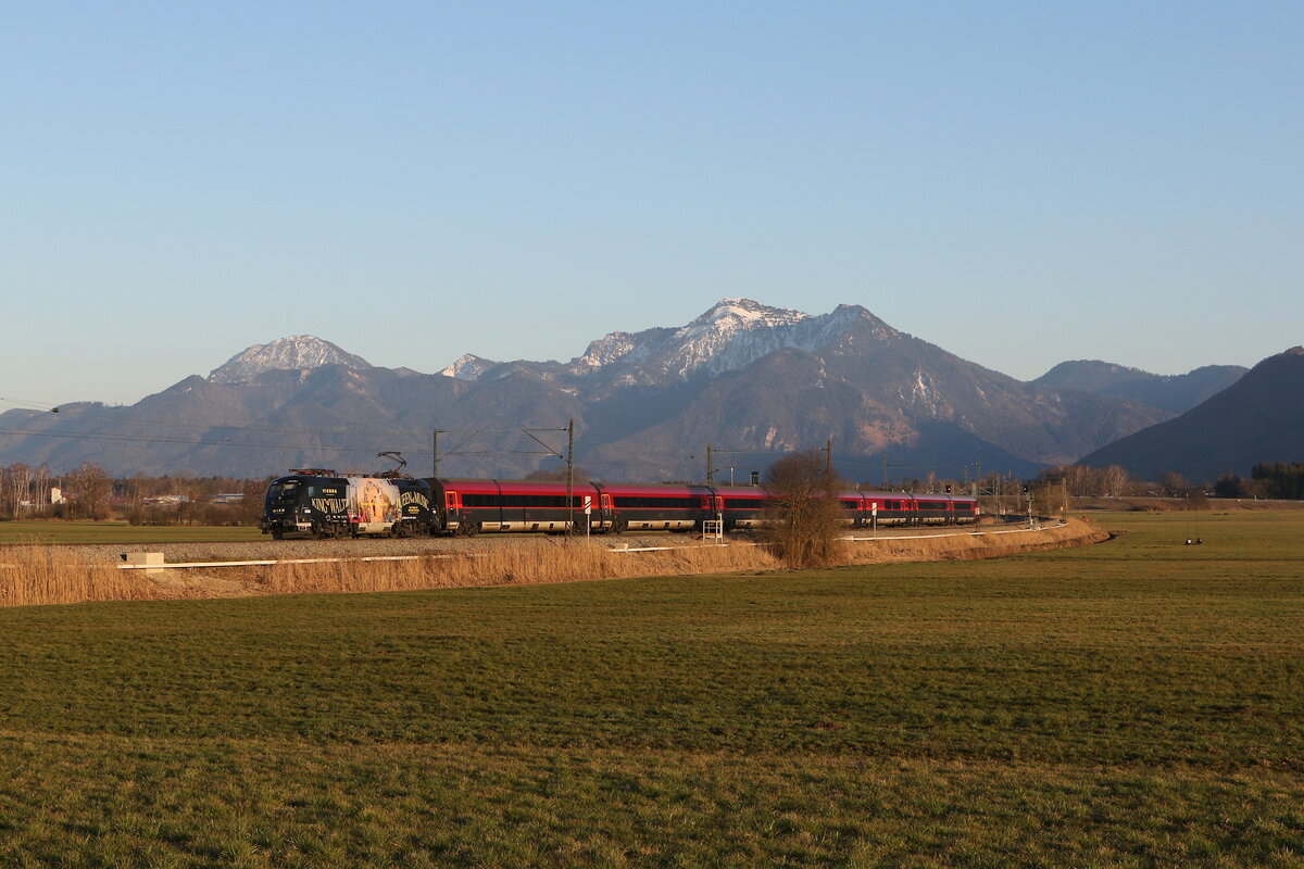 1116 216  200 Jahre Johann Strauss  war am 19. Mrz 2025 bei Bernau am Chiemsee in Richtung Rosenheim unterwegs.