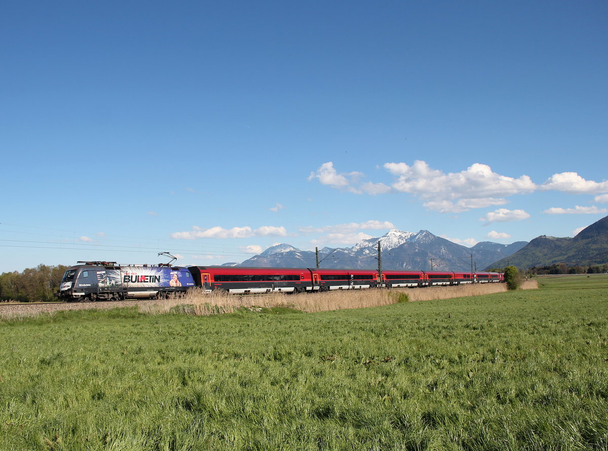 1116 221-1 aus Salzburg kommend am 29. April 2016 bei Bernau am Chiemsee.