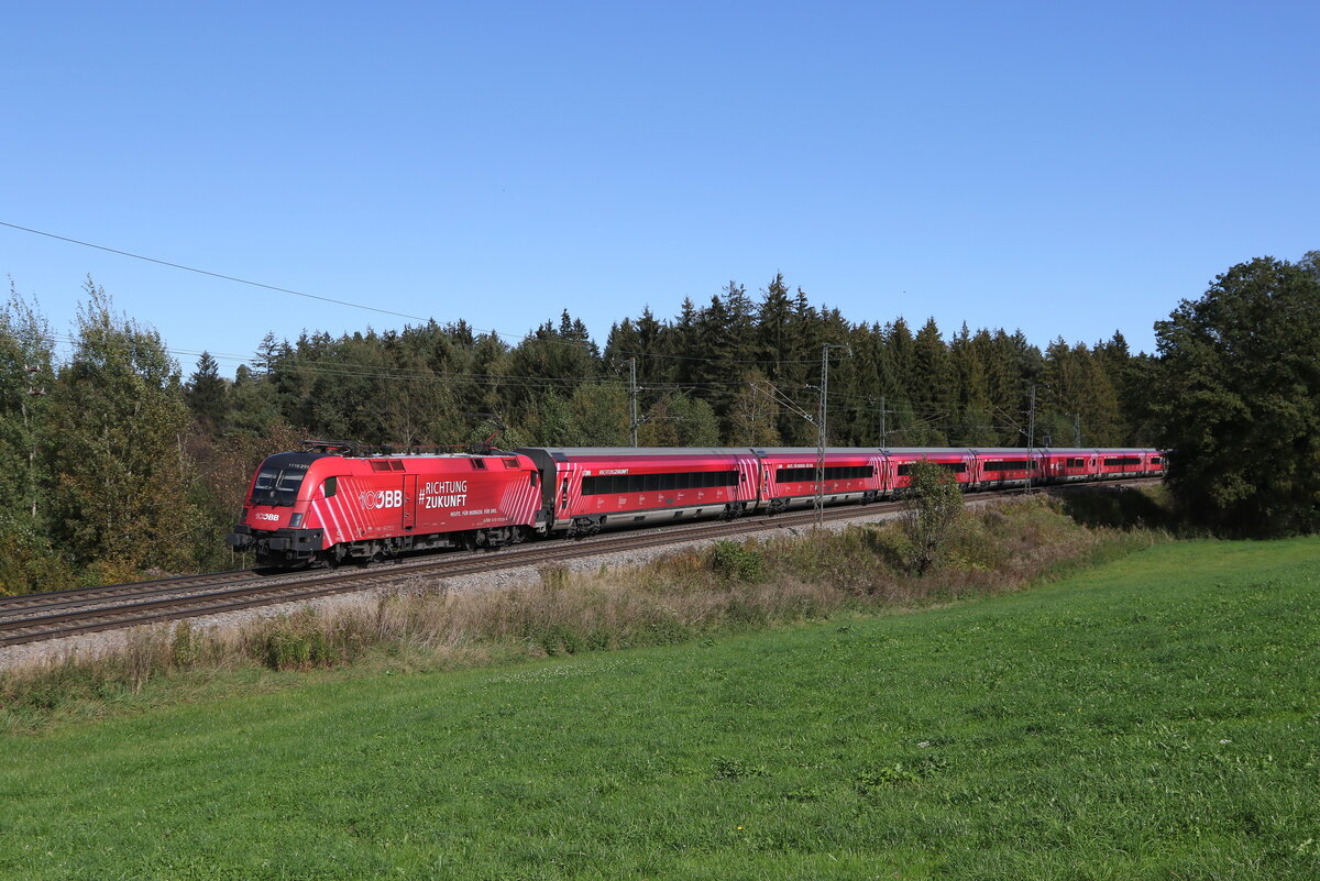 1116 251  100 Jahre �BB  war auf dem Weg nach M�nchen am 9. Oktober 2024 bei Lauter unterwegs. 