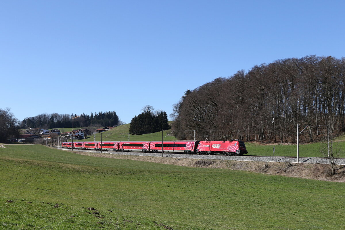1116 251  100 Jahre BB  war am 19. Mrz 2025 bei Axdorf in Richtung Salzburg unterwegs.