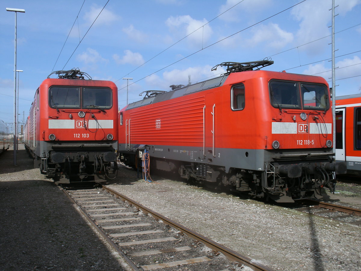 112 103 und 112 118,am 23.M�rz 2014,im Betriebshof Rostock.