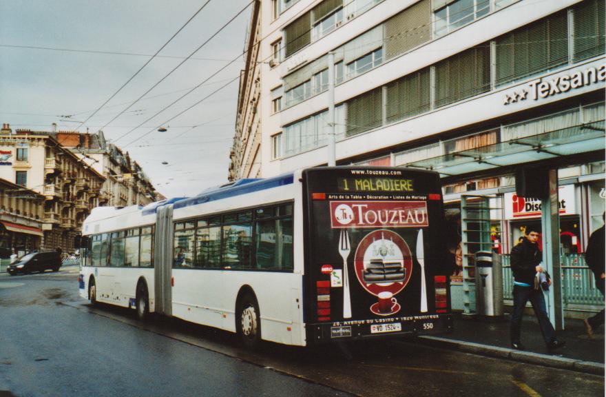 (113'103) - TL Lausanne - Nr. 550/VD 1524 - Van Hool am 22. Dezember 2008 beim Bahnhof Lausanne