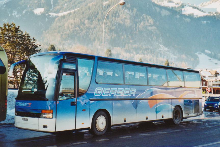 (113'837) - Gerber, Roggwil - Nr. 7/BE 321'047 - Setra am 11. Januar 2009 beim Bahnhof Frutigen