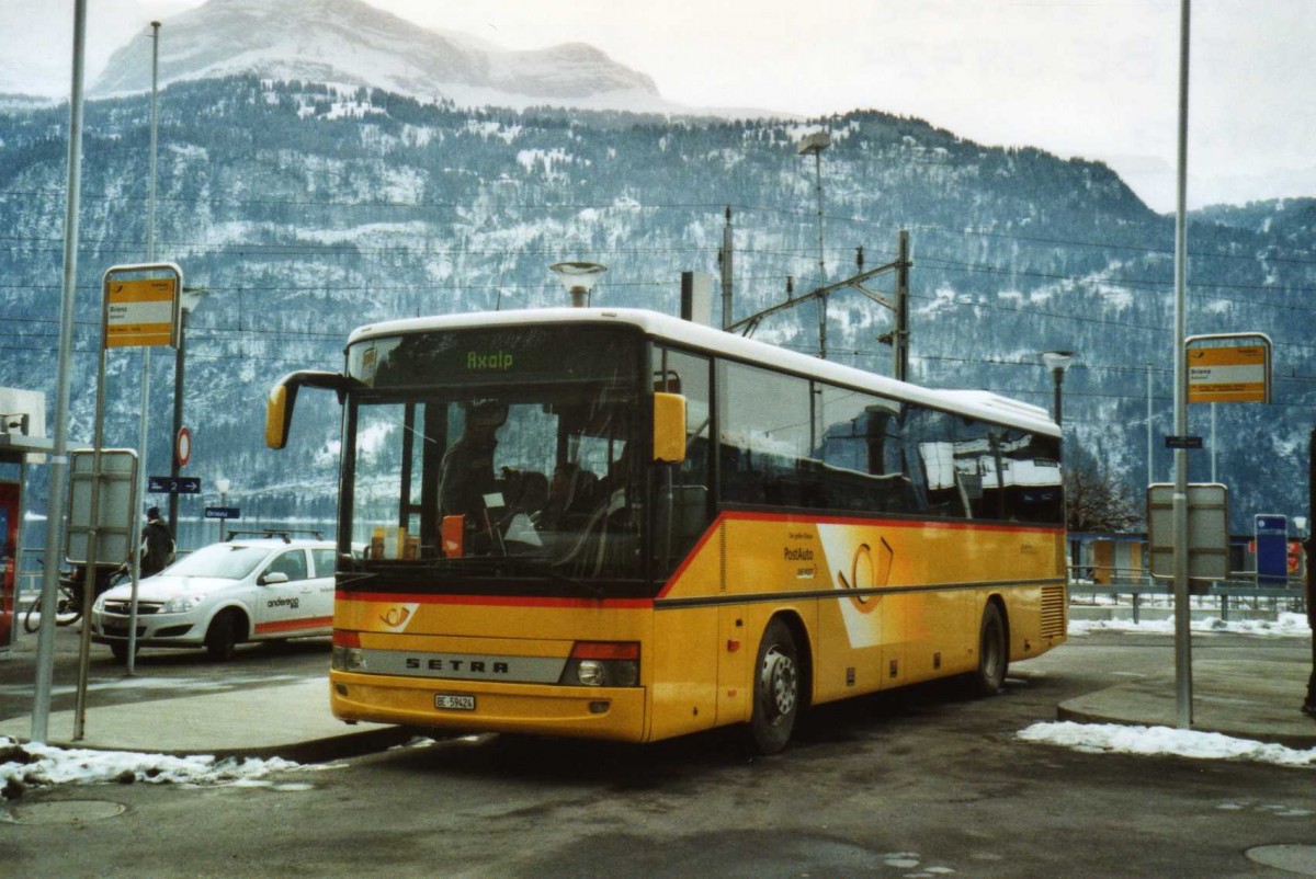 (114'407) - Flck, Brienz - Nr. 7/BE 59'424 - Setra am 16. Februar 2009 beim Bahnhof Brienz