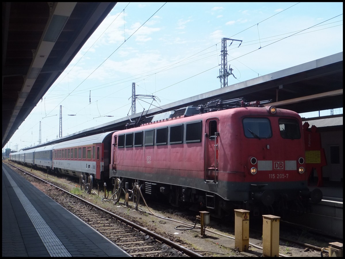 115 205-7 als EC in Stralsund im Juni 2014