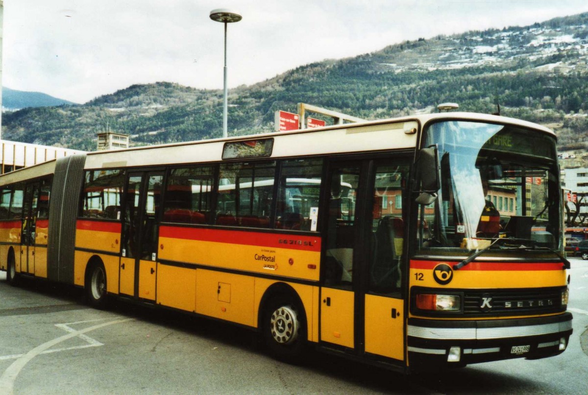 (115'710) - PostAuto Wallis - Nr. 12/VS 241'998 - Setra (ex P 27'802) am 30. Mrz 2009 beim Bahnhof Sion