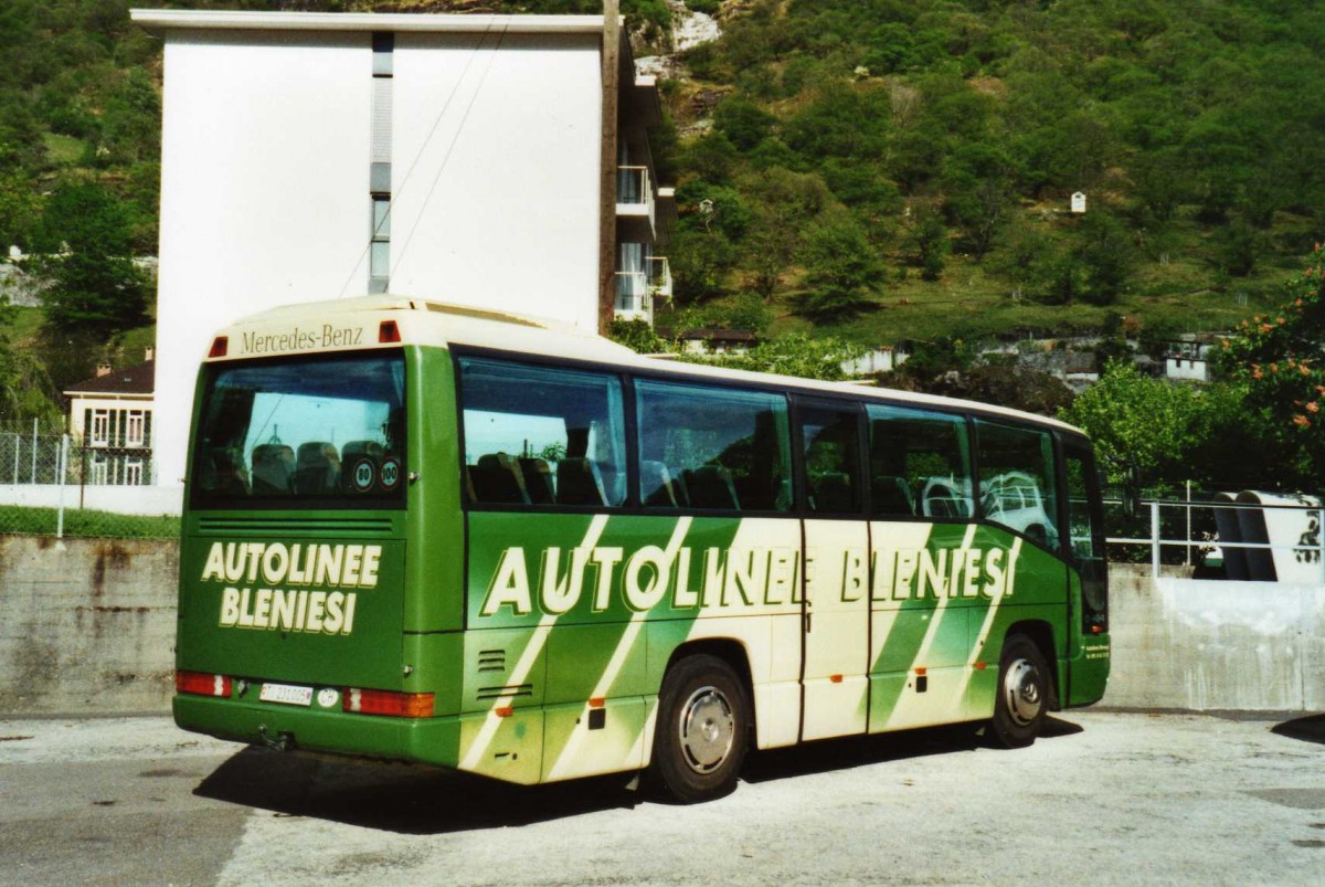 (116'226) - ABl Biasca - Nr. 5/TI 231'005 - Mercedes am 30. April 2009 in Biasca, Garage