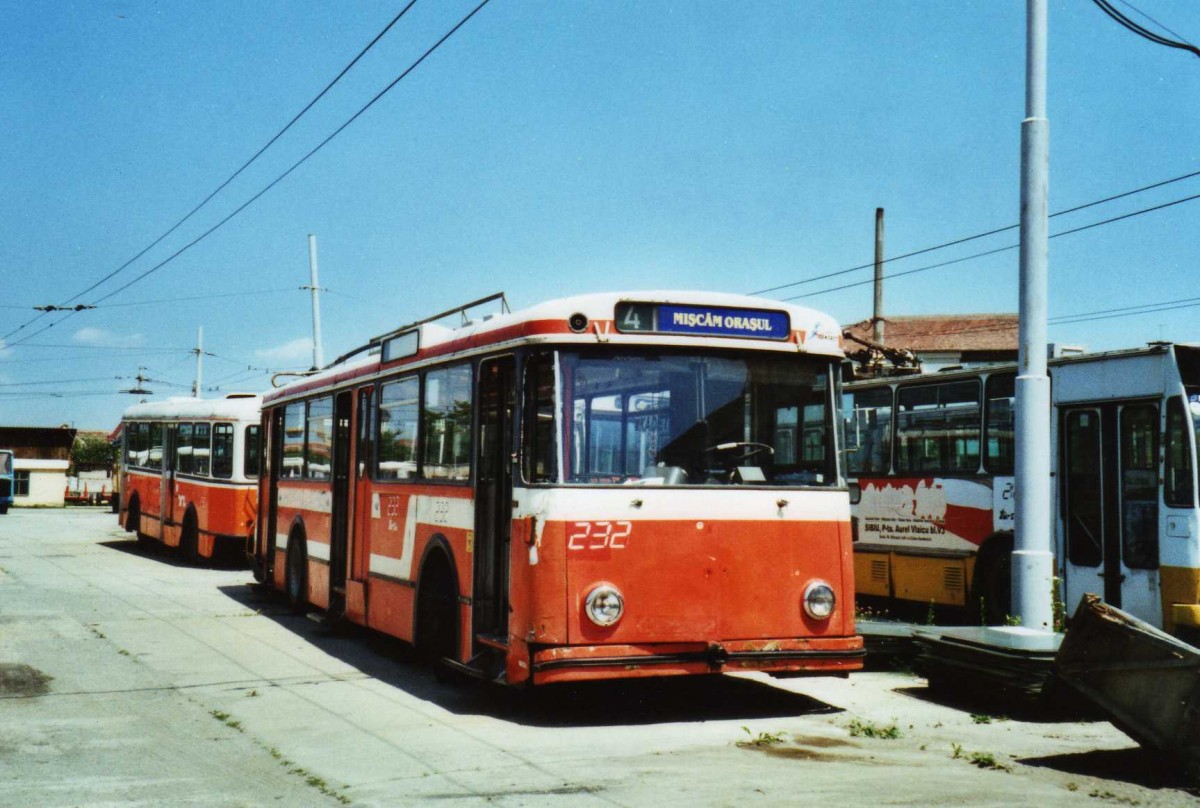 (116'910) - Tursib, Sibiu - Nr. 232 - FBW/R&J Trolleybus (ex Nr. 696; ex VB Biel Nr. 3) am 27. Mai 2009 in Sibiu, Depot