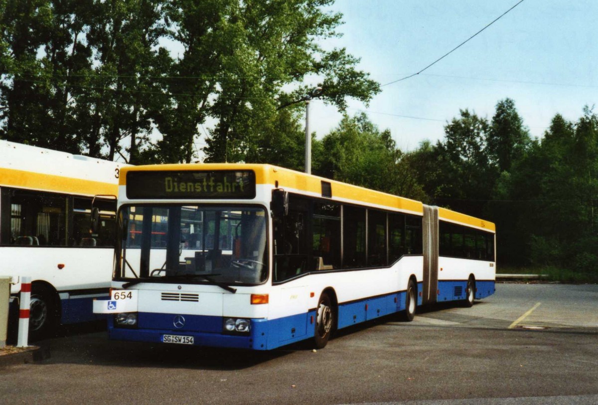 (118'117) - SWS Solingen - Nr. 654/SG-SW 154 - Mercedes am 5. Juli 2009 in Solingen, Betriebshof