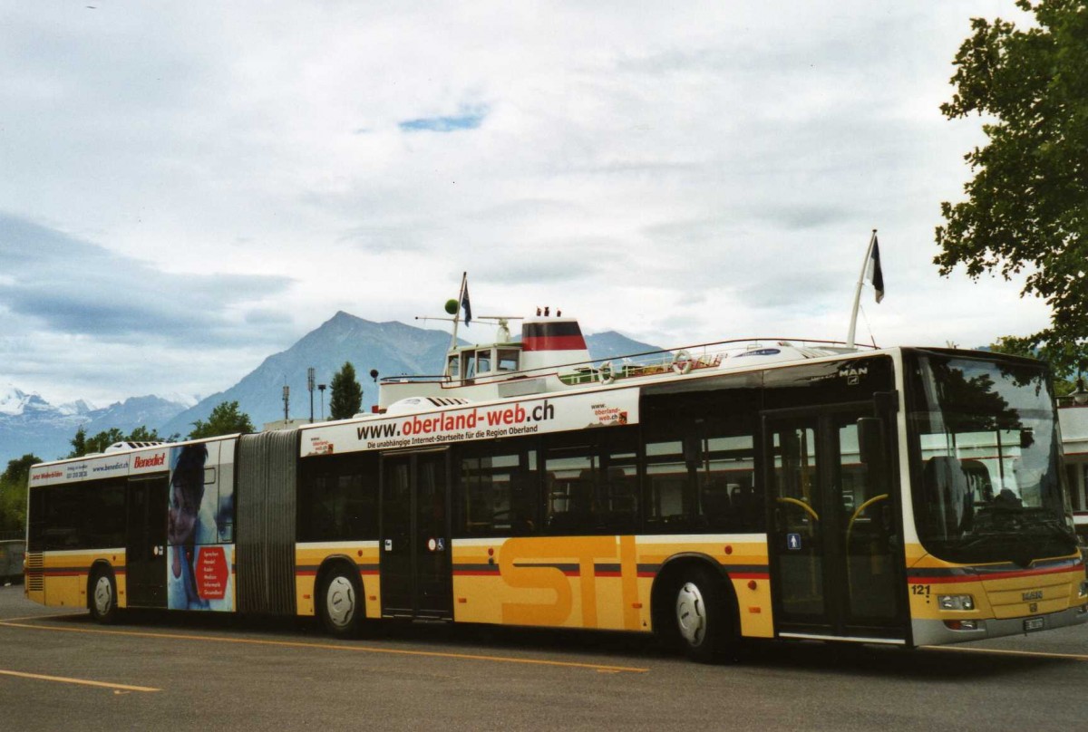 (119'107) - STI Thun - Nr. 121/BE 700'121 - MAN am 12. Juli 2009 bei der Schifflndte Thun