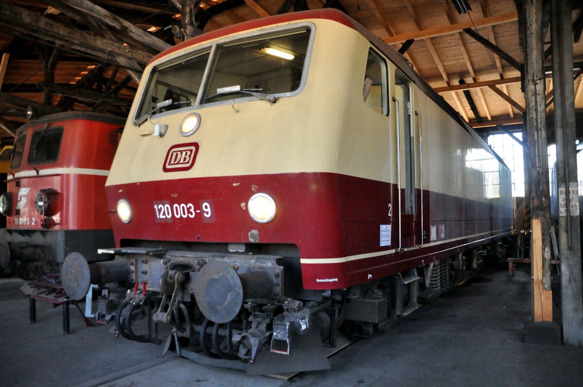 120 003-9 im Bahnpark Augsburg am 26.06.2022.