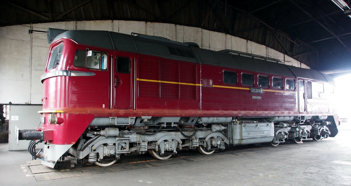 120 269-6 im Sächsischen Eisenbahnmuseum Chemnitz am 19.04.2012.