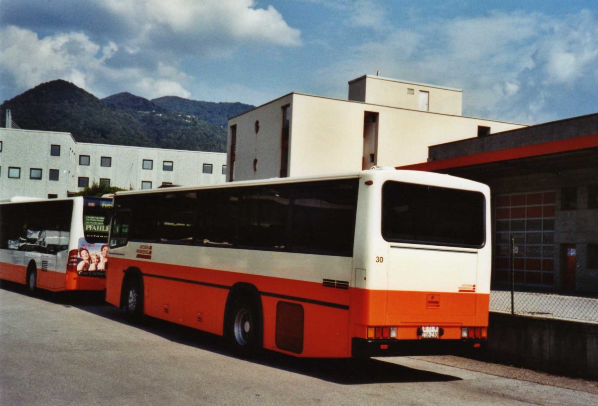 (121'033) - AMSA Chiasso - Nr. 30/TI 216'230 - NAW/Lauber (ex Bumann, Ausserberg Nr. 6) am 12. September 2009 in Balerna, Garage