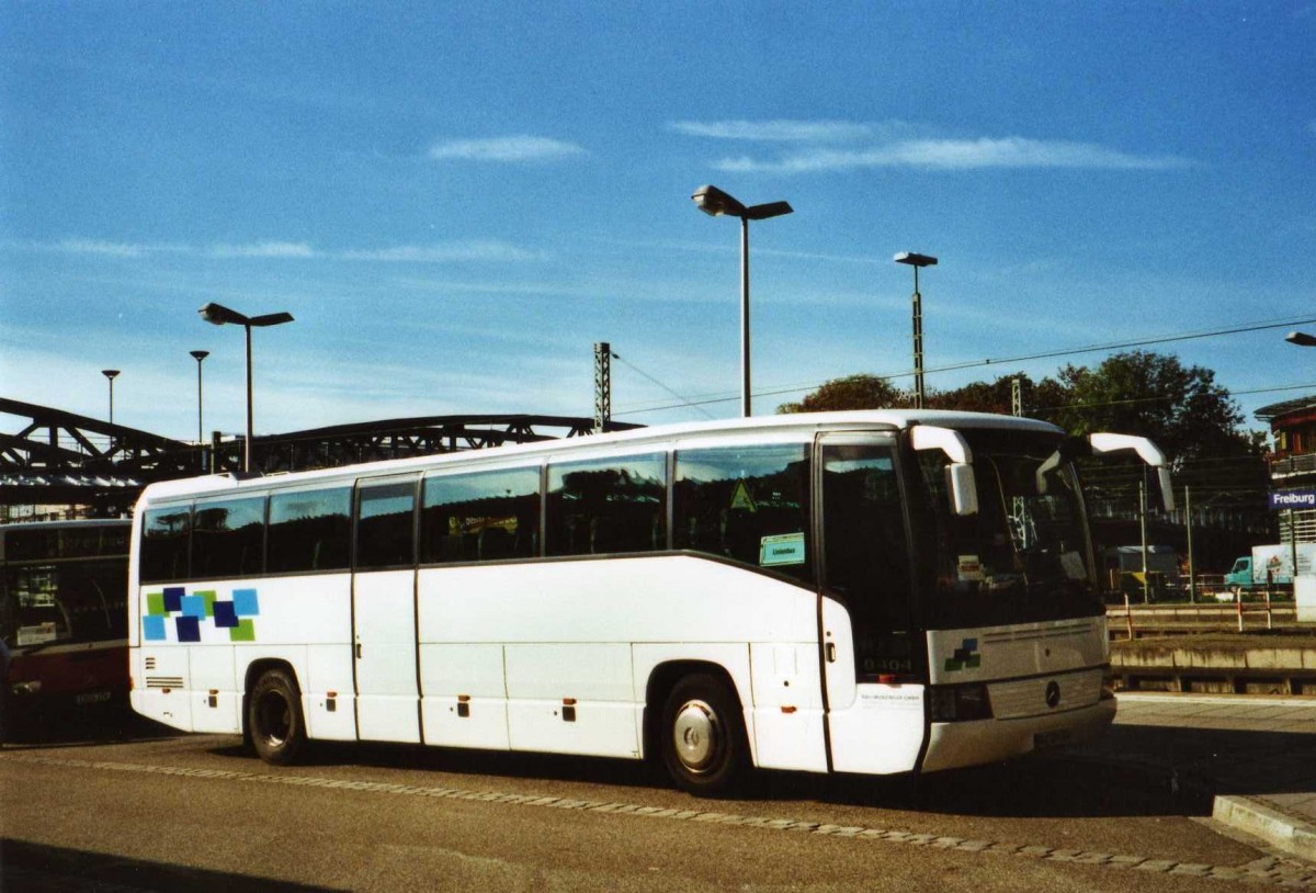 (121'604) - Rau+Munzinger, Schramberg - RW-RM 304 - Mercedes am 20. Oktober 2009 beim Bahnhof Freiburg