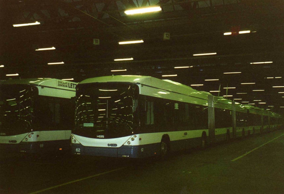 (123'113) - VBZ Zrich - Nr. 62 - Hess/Hess Doppelgelenktrolleybus am 13. Dezember 2009 in Zrich, Garage Hardau