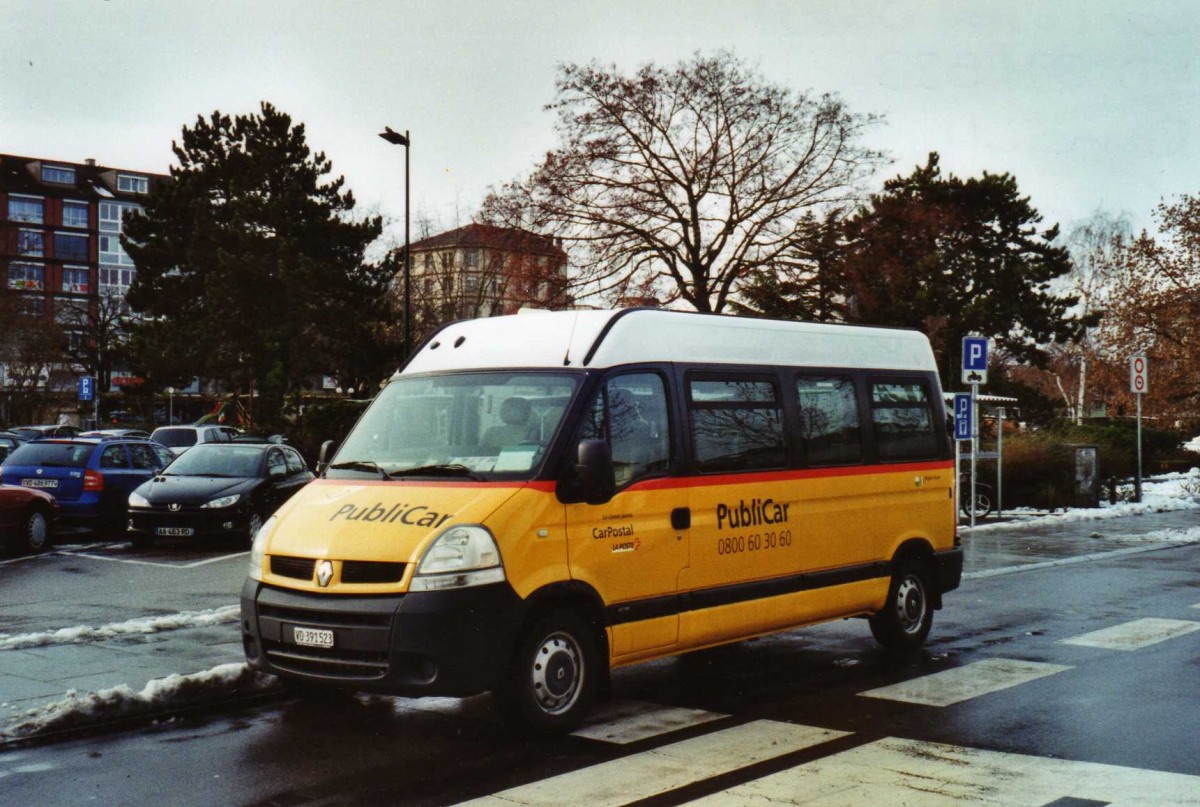 (123'321) - CarPostal Ouest - VD 391'523 - Renault am 23. Dezember 2009 beim Bahnhof Yverdon