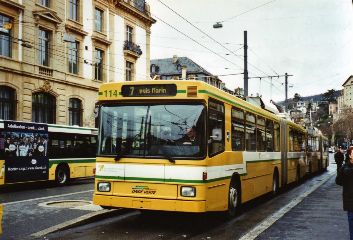 (123'407) - TN Neuchtel - Nr. 114 - NAW/Hess Gelenktrolleybus am 23. Dezember 2009 in Neuchtel, Place Pury