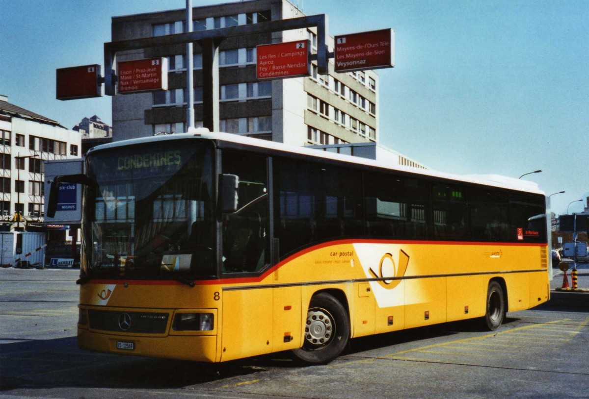 (124'624) - Lathion, Sion - Nr. 8/VS 12'569 - Mercedes am 9. Mrz 2010 beim Bahnhof Sion