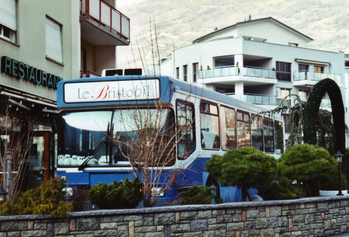 (124'905) - Le Bistrobil, Visp - Nr. 37 - Volvo/Hess (ex VBRF Regensdorf Nr. 37) am 12. Mrz 2010 in Visp