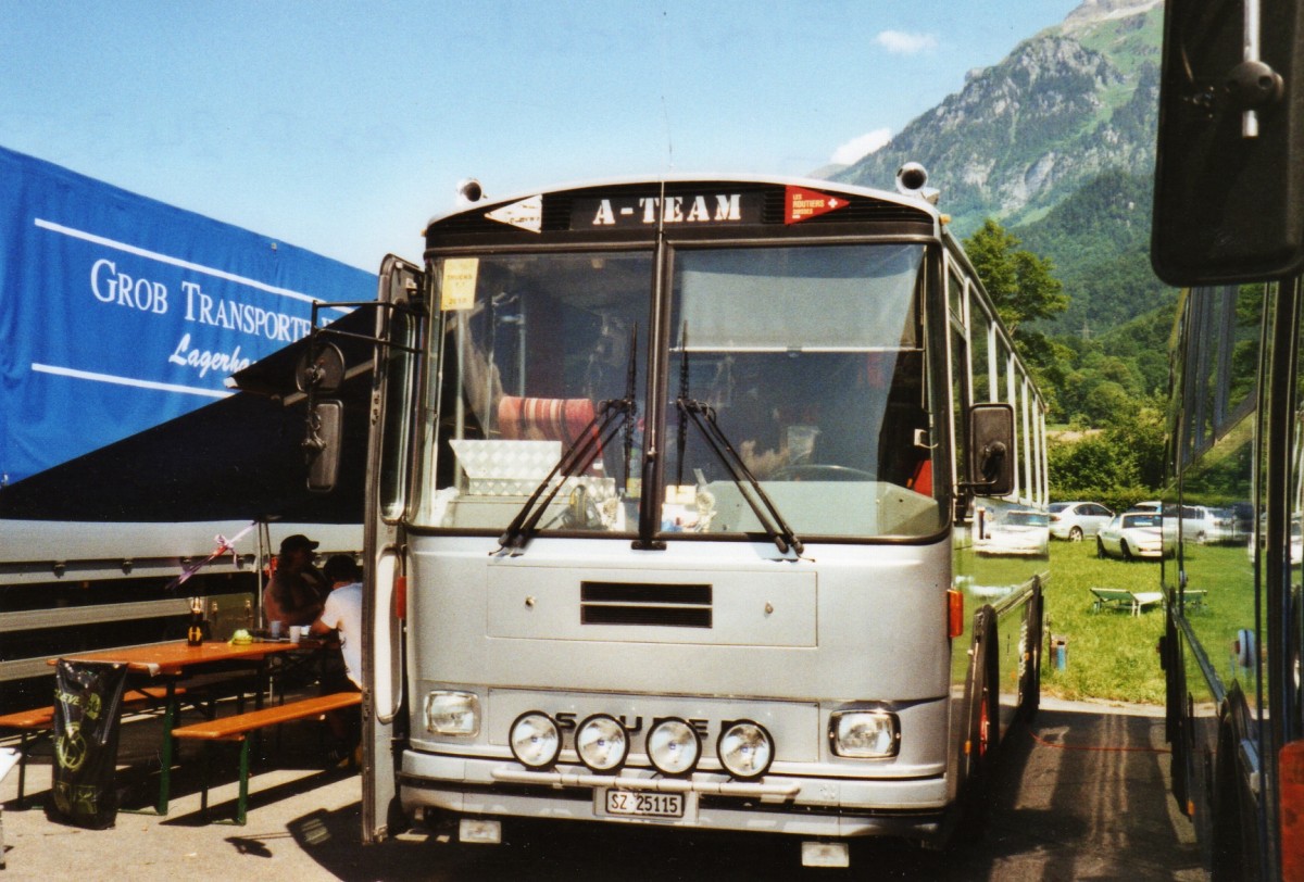 (127'303) - Steinauer, Einsiedeln - SZ 25'115 - Saurer/R&J (ex Albin, Fllanden; ex SBB Bern; ex Solr&Fontana, Ilanz; ex P 24'359) am 26. Juni 2010 in Interlaken, Flugplatz