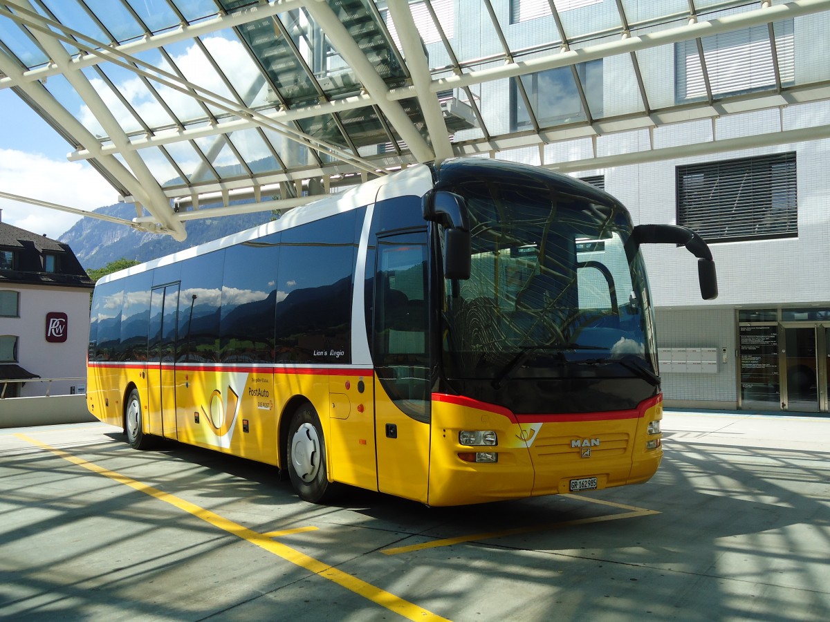 (128'264) - PostAuto Graubnden - GR 162'985 - MAN am 7. August 2010 in Chur, Postautostation