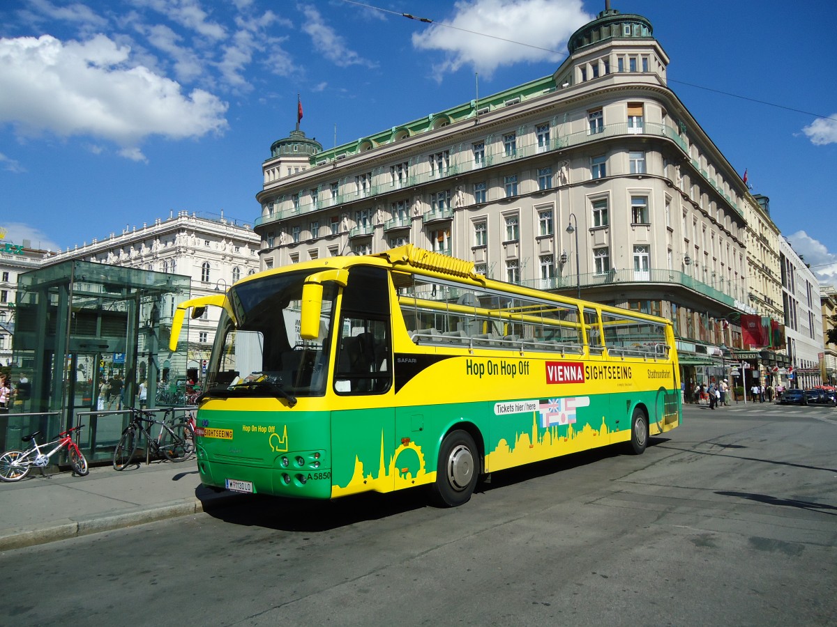 (128'389) - Dr. Richard - Nr. A5850/W 1130 LO - Temsa am 9. August 2010 in Wien-Krntner Ring, Oper