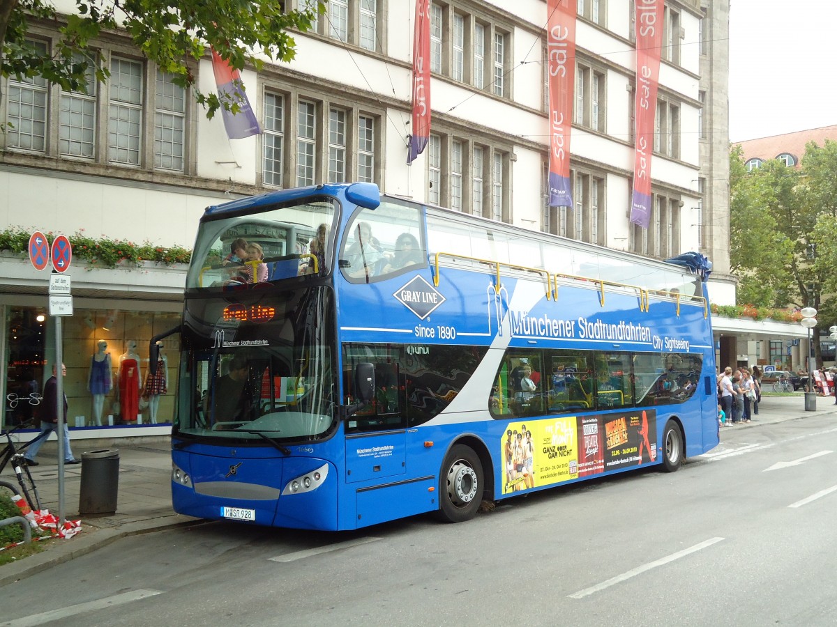 (128'608) - Mnchener Stadtrundfahrten, Mnchen - M-SR 928 - Volvo/UNVI am 11. August 2010 beim Hauptbahnhof Mnchen