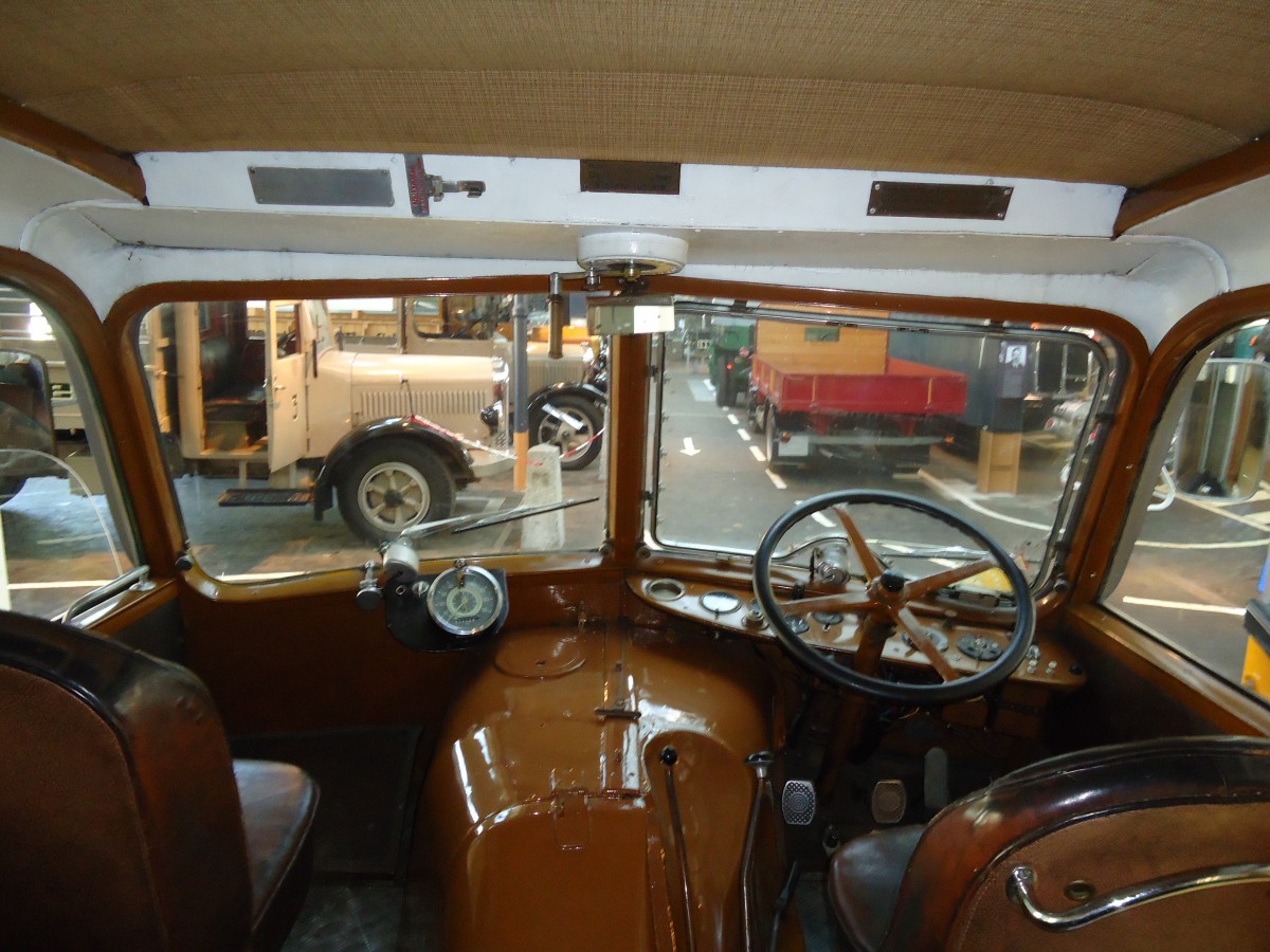 (128'832) - Oldtimer Club Saurer, Arbon - Saurer/R&Streun (ex Geiger, Adelboden Nr. 2) am 21. August 2010 in Arbon, Saurermuseum (Innenaufnahme)