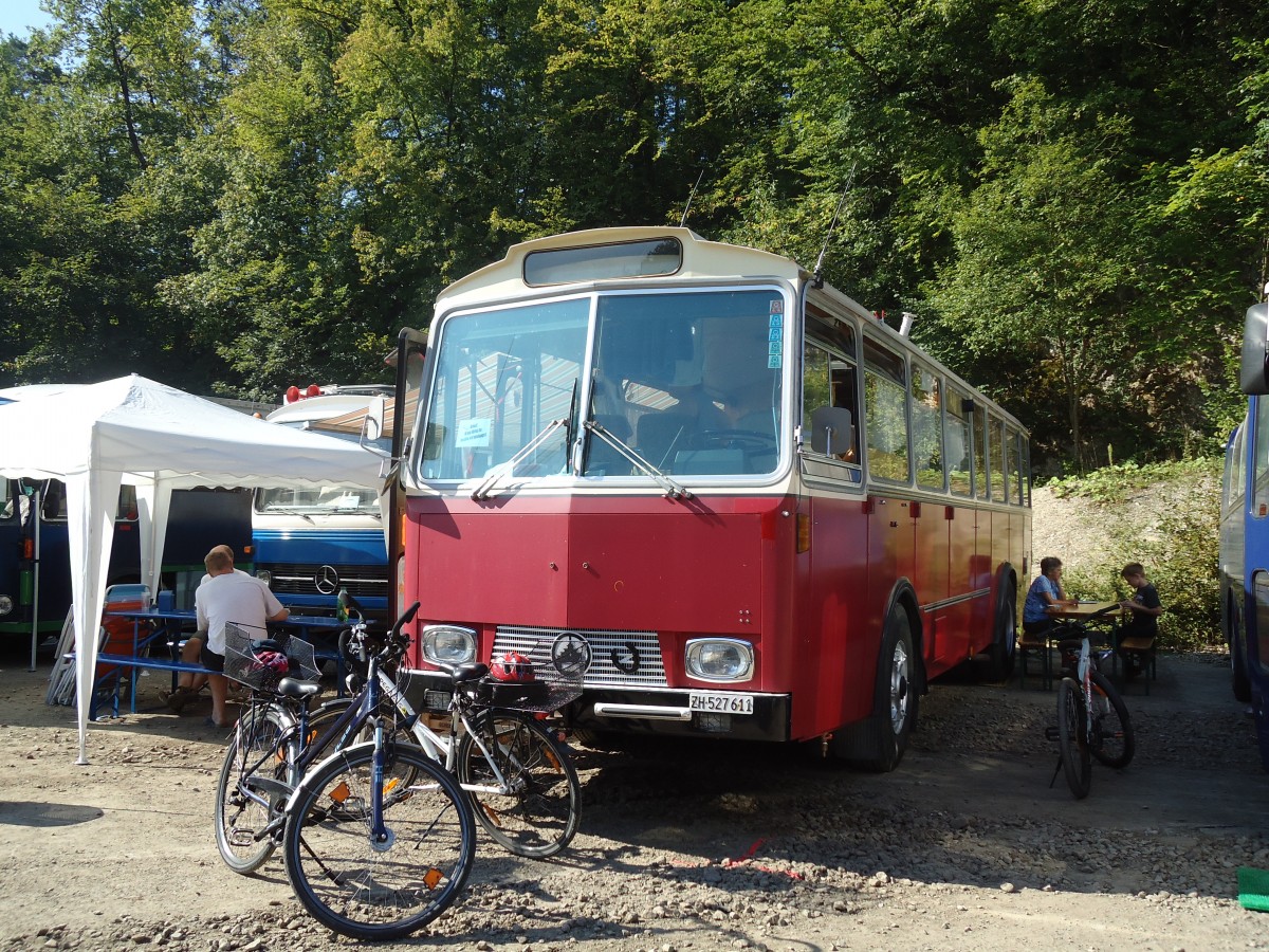 (128'934) - Niederer, Langwiesen - ZH 527'611 - Saurer/Tscher (ex Solr+Fontana, Ilanz) am 22. August 2010 in Thayngen, Wohnbustreffen