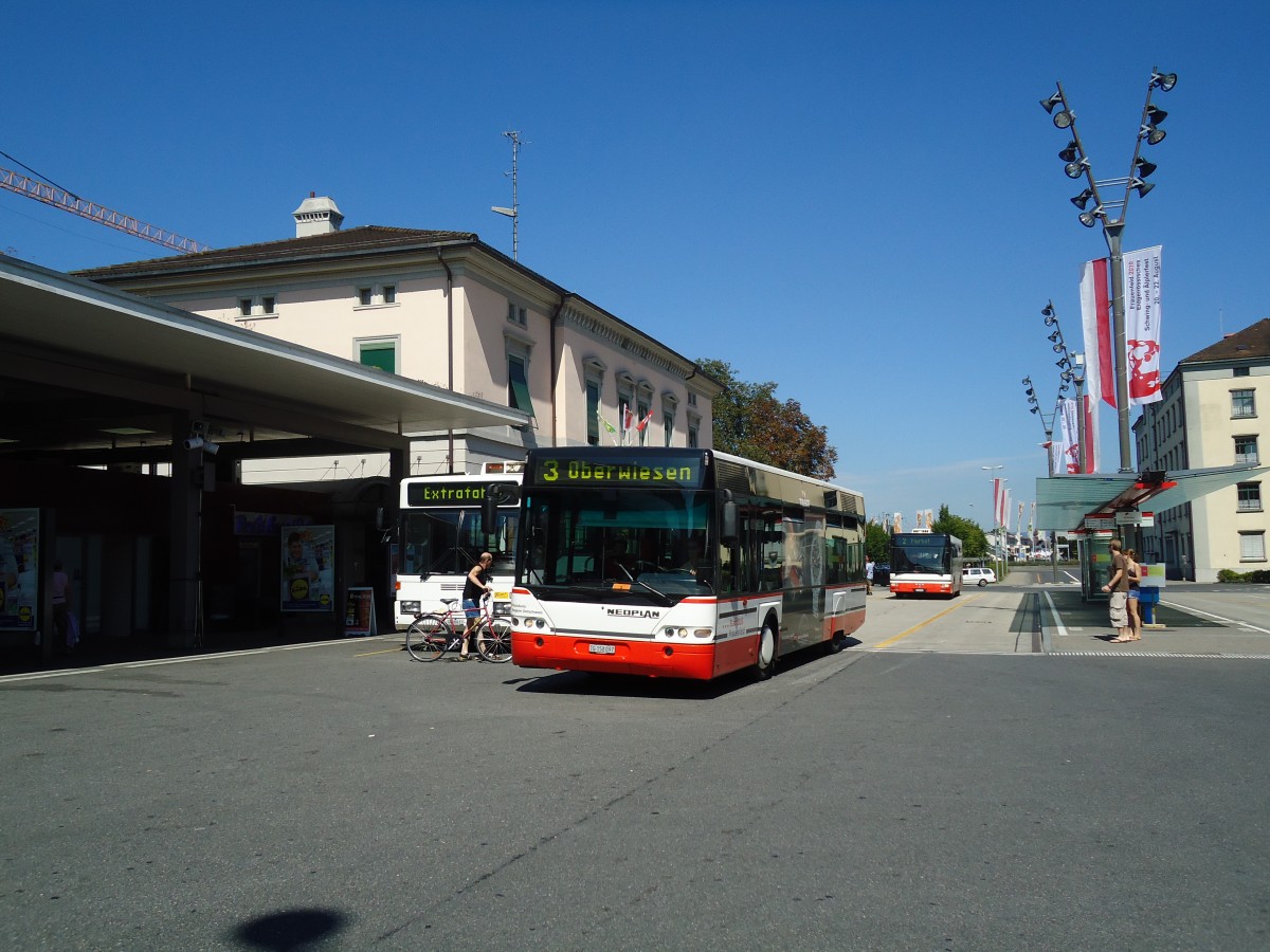 (129'087) - PostAuto Ostschweiz - Nr. 73/TG 158'097 - Neoplan (ex P 23'203) am 22. August 2010 beim Bahnhof Frauenfeld