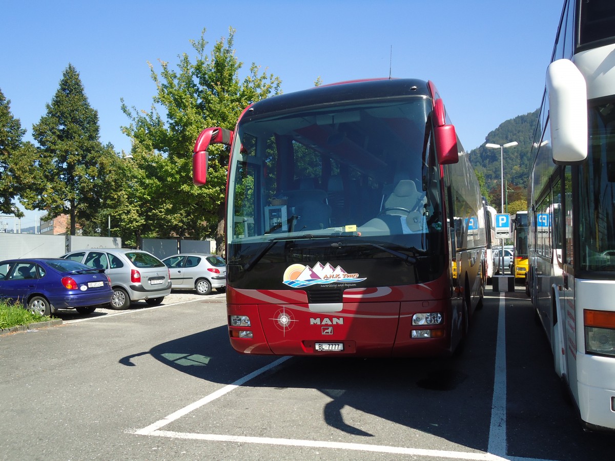 (129'211) - A.N.K. Tours, Muttenz - BL 7777 - MAN am 3. September 2010 in Thun, Seestrasse