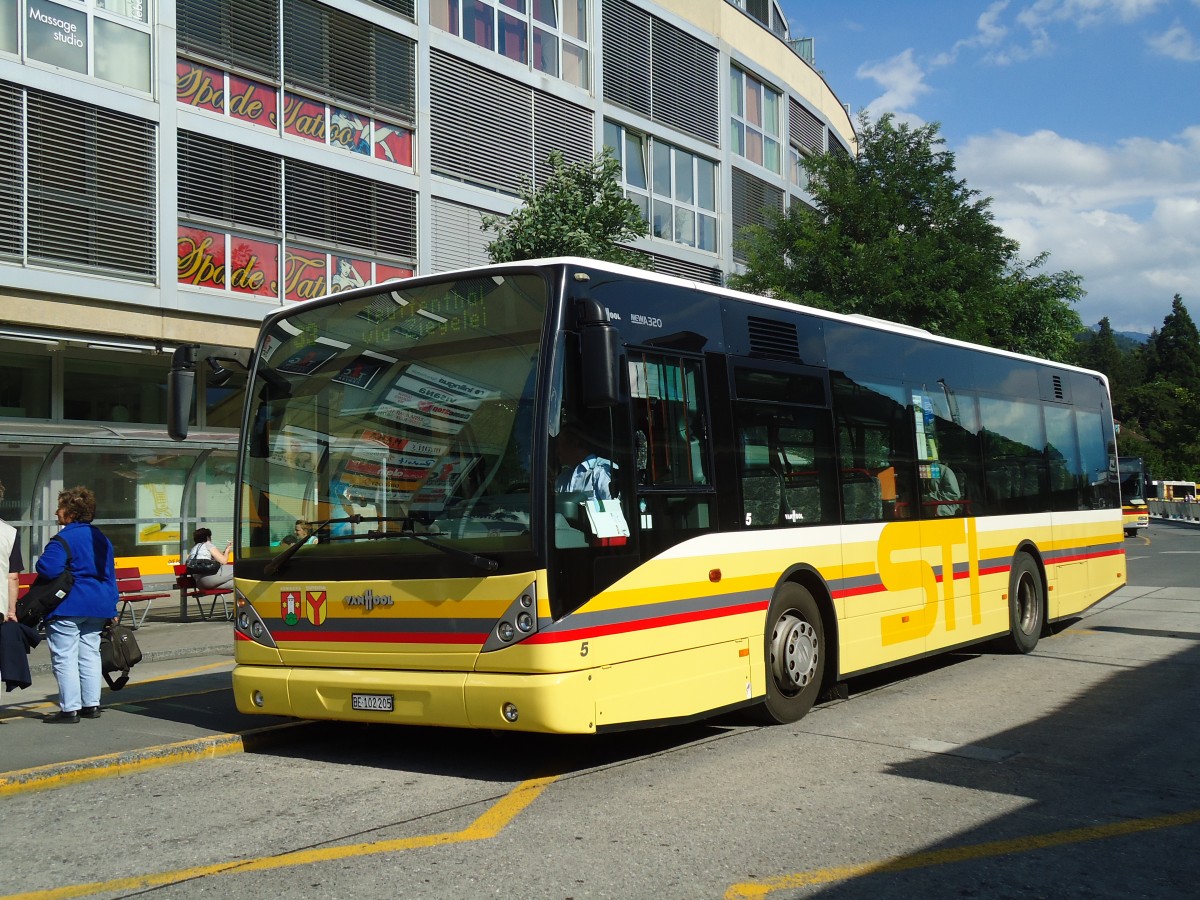 (129'317) - STI Thun - Nr. 5/BE 102'205 - Van Hool (ex Moser, Teuffenthal; ex Burri, Teuffenthal) am 4. September 2010 beim Bahnhof Thun