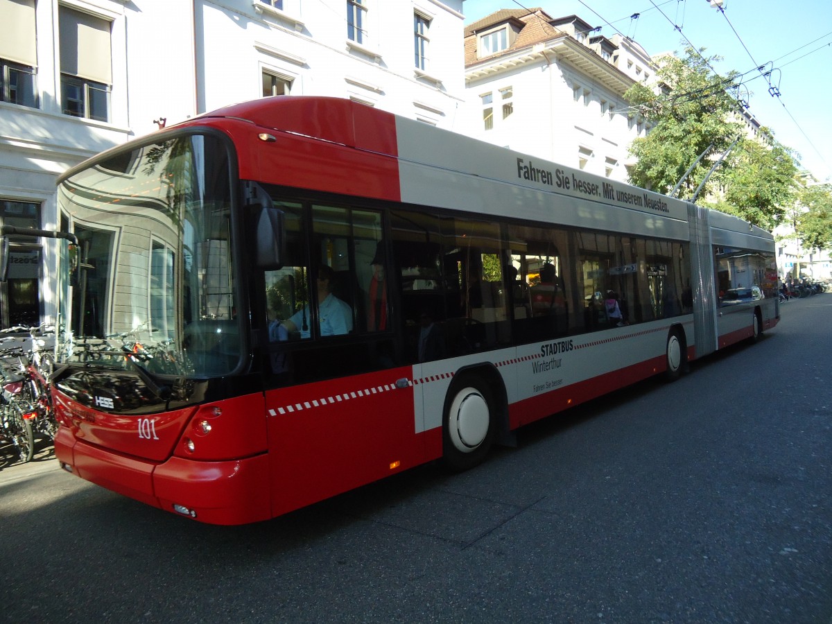 (130'076) - SW Winterthur - Nr. 101 - Hess/Hess Gelenktrolleybus am 20. September 2010 beim Hauptbahnhof Winterthur