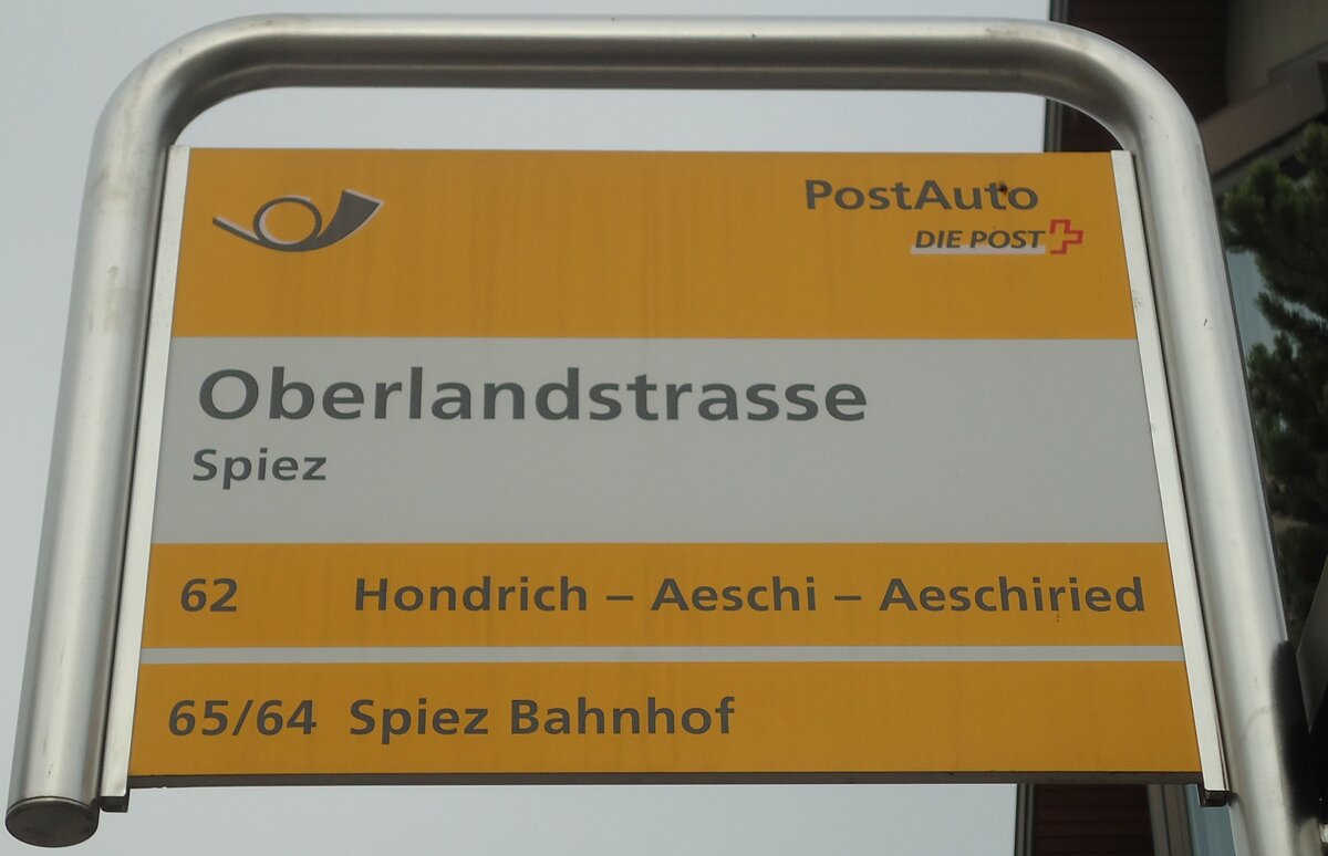 (130'305) - PostAuto-Haltestellenschild - Spiez, Oberlandstrasse - am 11. Oktober 2010