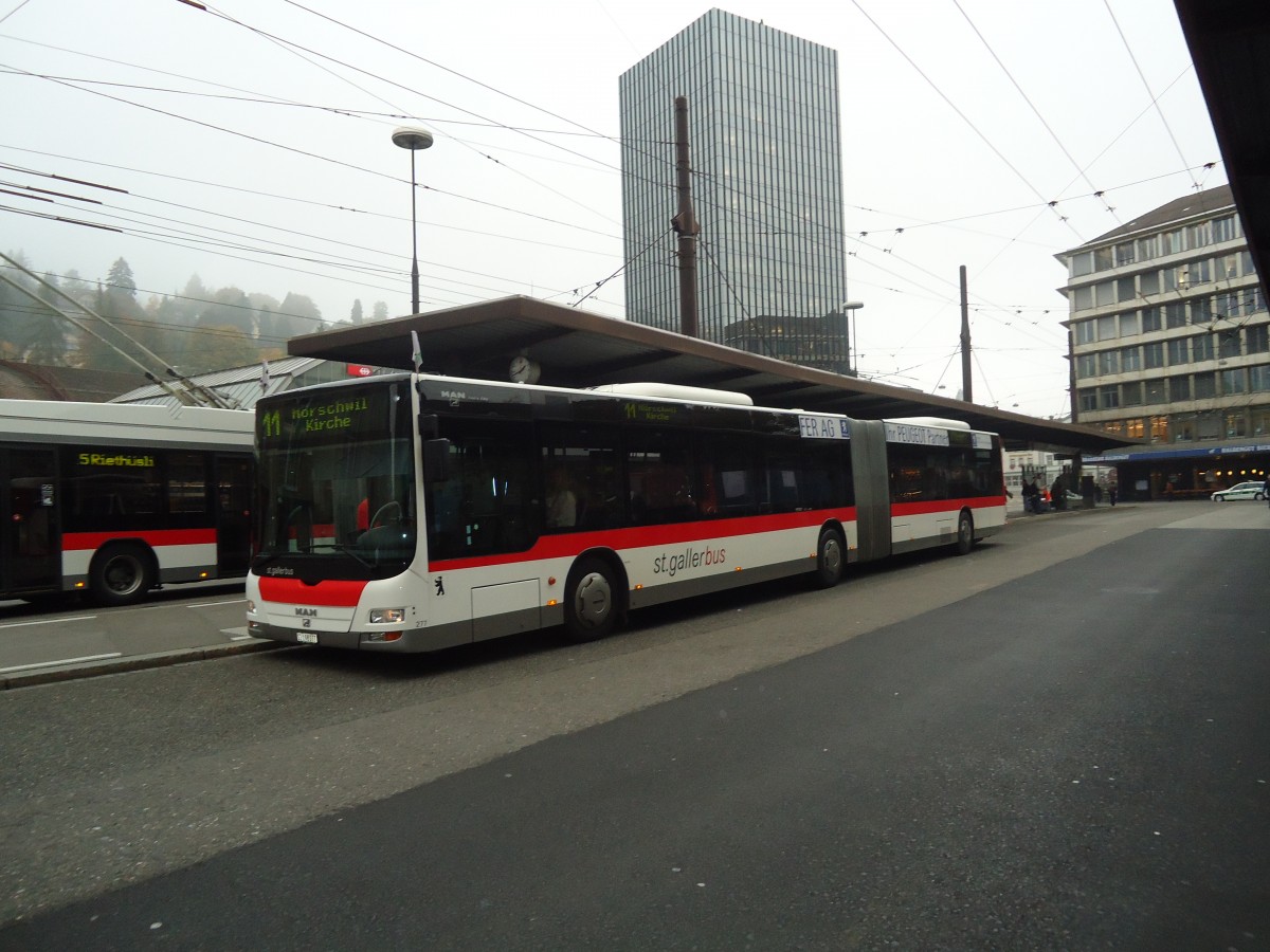 (130'418) - St. Gallerbus, St. Gallen - Nr. 277/SG 198'277 - MAN am 13. Oktober 2010 beim Bahnhof St. Gallen