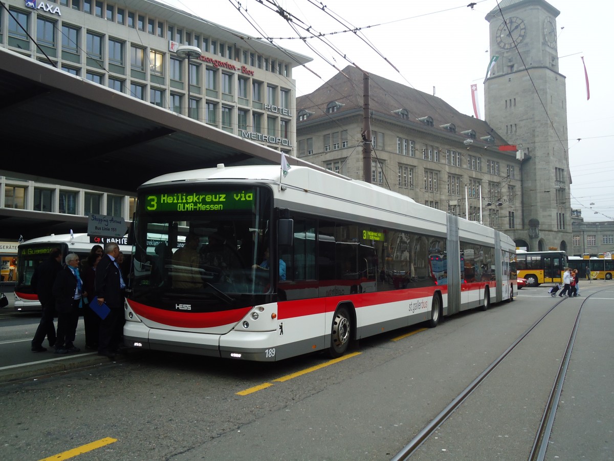 (130'437) - St. Gallerbus, St. Gallen - Nr. 189 - Hess/Hess Doppelgelenktrolleybus am 13. Oktober 2010 beim Bahnhof St. Gallen