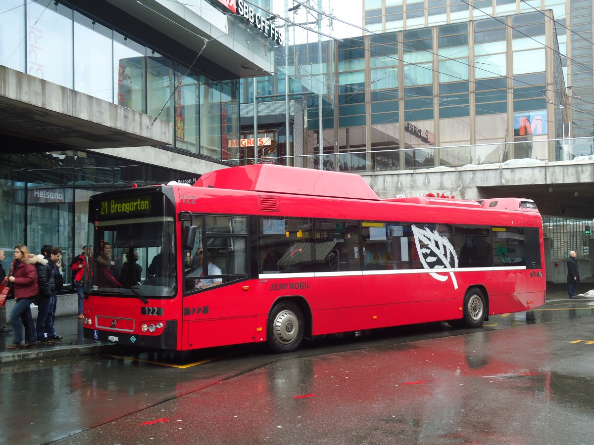 (131'347) - Bernmobil, Bern - Nr. 122/BE 624'122 - Volvo am 7. Dezember 2010 beim Bahnhof Bern