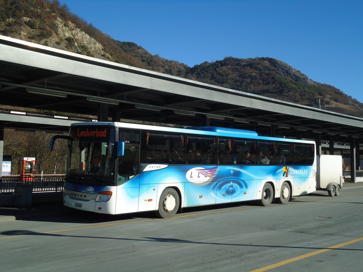 (132'356) - LLB Susten - Nr. 1/VS 38'001 - Setra am 16. Januar 2011 beim Bahnhof Leuk