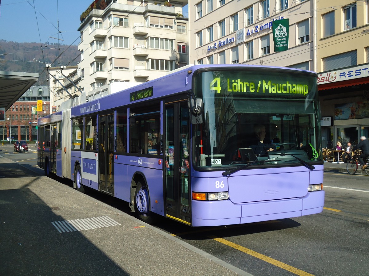 (132'785) - VB Biel - Nr. 86 - NAW/Hess Gelenktrolleybus am 9. Mrz 2011 beim Bahnhof Biel