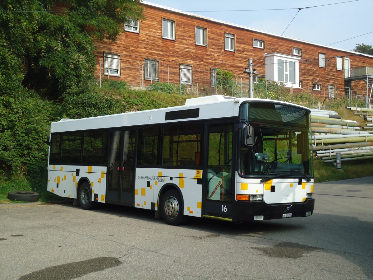 (136'053) - SB Schaffhausen - Nr. 16/SH 54'316 - Volvo/Hess (ex ASPL Losone; ex LVB Lenk; ex RTB Altsttten Nr. 12) am 25. September 2011 in Schaffhausen, Busdepot VBSH