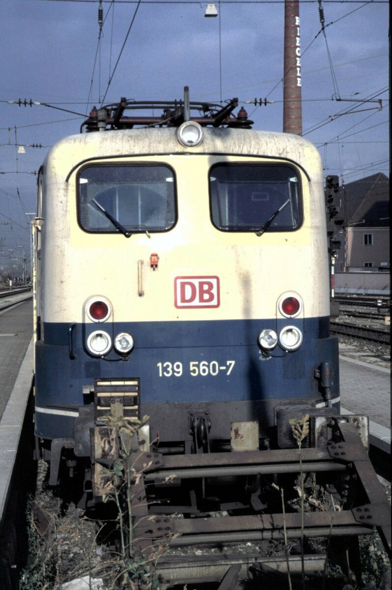 139 560-7 in Augsburg am 05.11.1997.