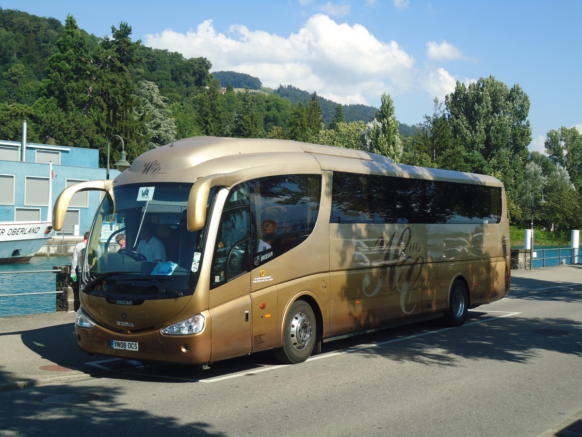 (141'068) - Aus England: Hills, Wolverhampton - YN08 OCS - Scania/Irizar am 11. August 2012 bei der Schifflndte Thun