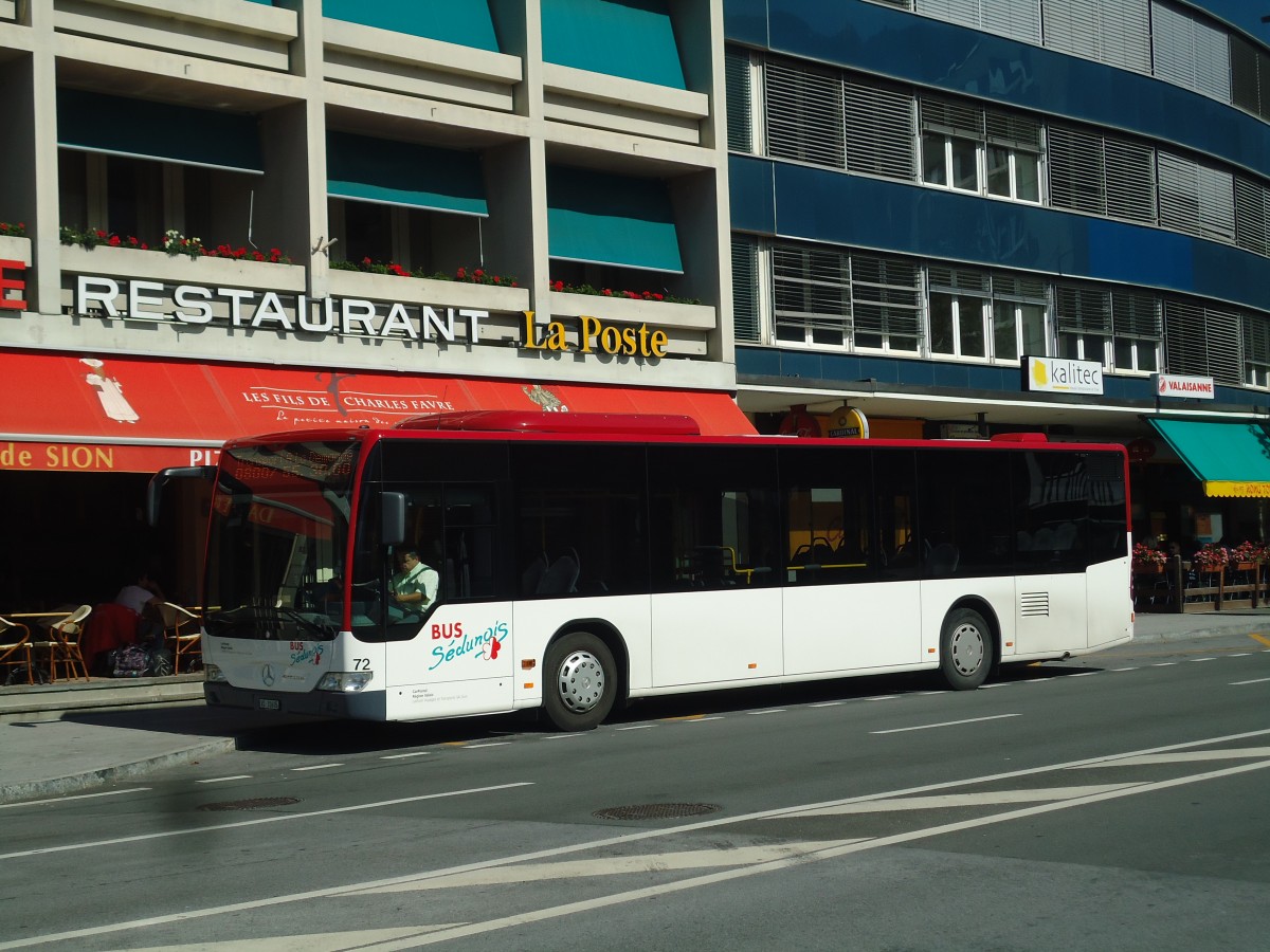 (141'831) - Lathion, Sion - Nr. 72/VS 31'615 - Mercedes am 23. September 2012 beim Bahnhof Sion