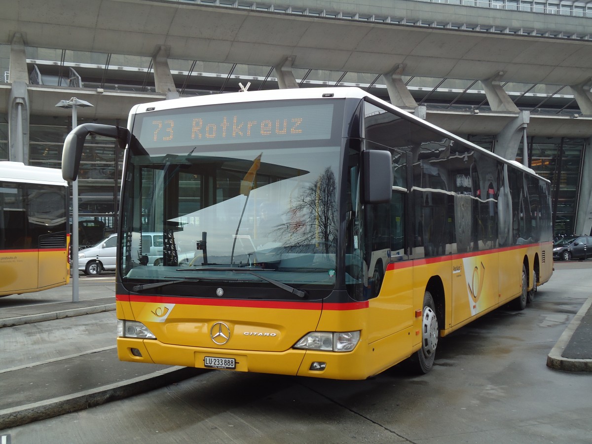 (142'968) - Bucheli, Kriens - Nr. 22/LU 233'888 - Mercedes am 5. Januar 2013 beim Bahnhof Luzern