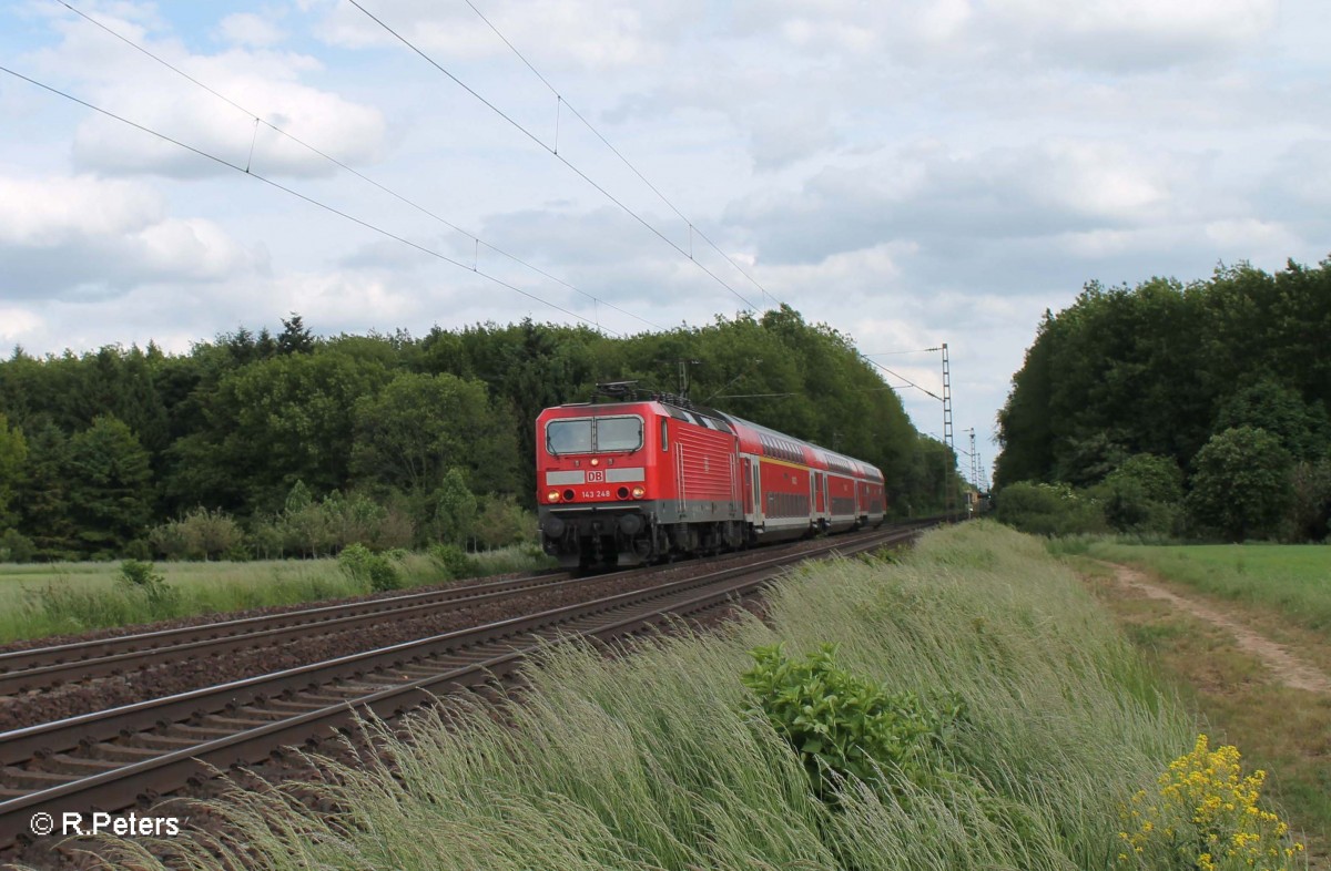 143 248 mit der RB75 bei der Stromkreistrennstelle Bischofsheim. 19.05.15