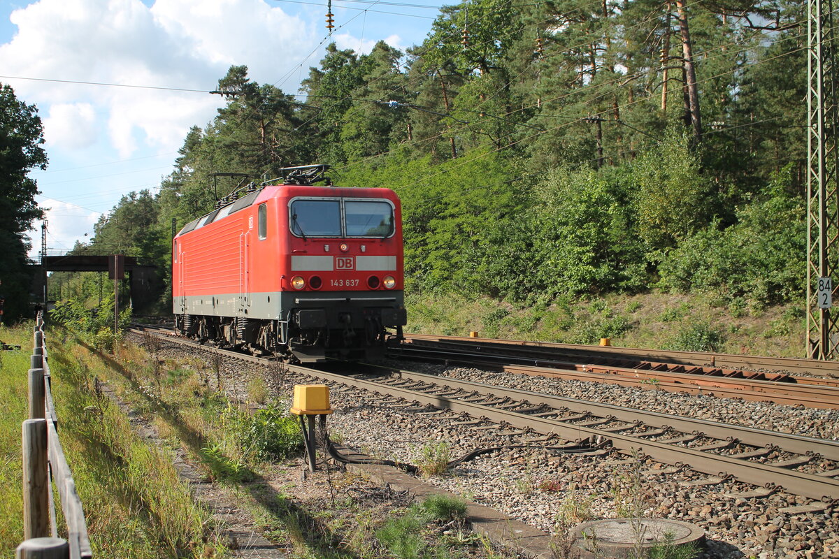 143 637 fährt Lz durch Ochenbruck in Richung Regensburg. 19.09.23