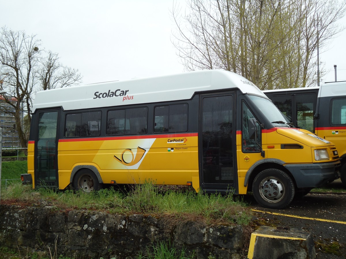 (143'893) - CarPostal Ouest - VD 486'524 - Iveco am 27. April 2013 in Yverdon, Garage